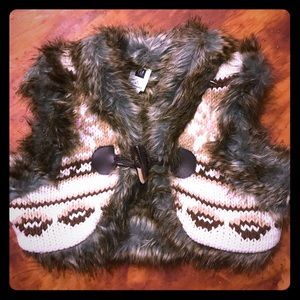 Gap girls faux fur reversible vest